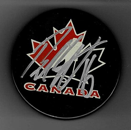 Brandon Sutter İmzalı Kanada Takımı Hokey Diski Vancouver Canucks Gümüş İmzalı NHL Diskleri